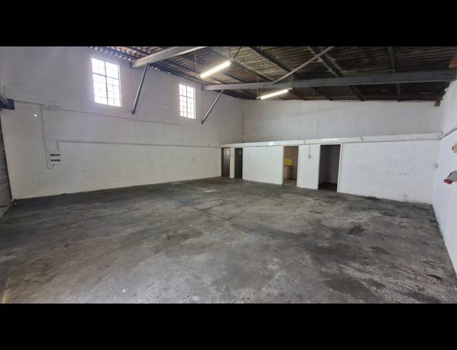 110M² WAREHOUSE TO LET IN ATLANTIS INDUSTRIAL